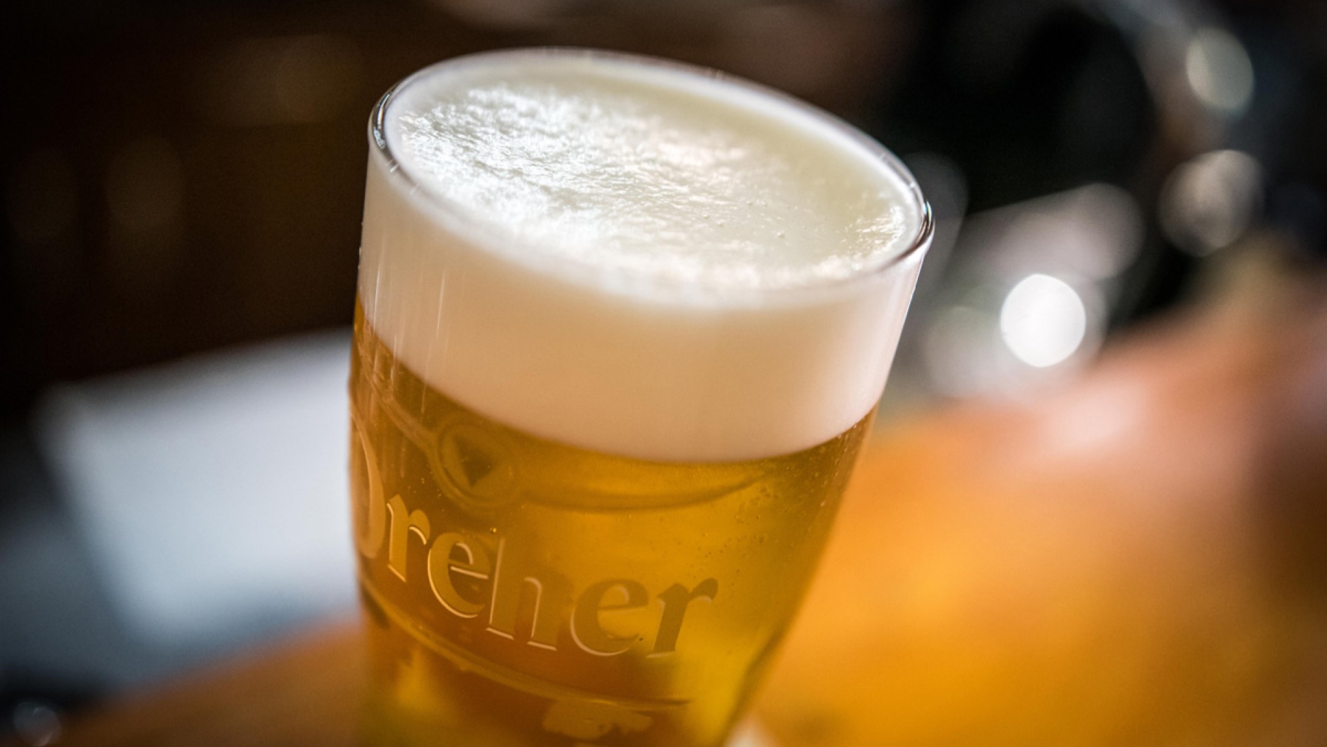 Ingyen adja a sört az újranyitó vendéglátóknak a Dreher