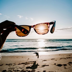 Idén nyáron is a napszemüveg viseléséért kampányolnak a szakértők