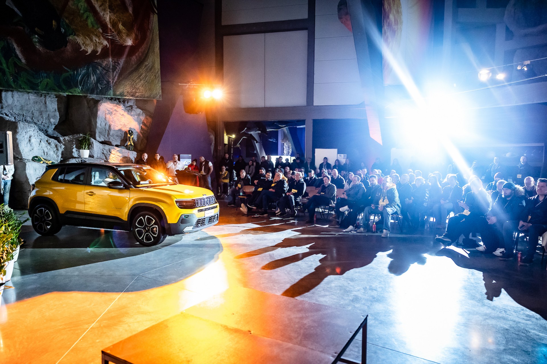 Magyarországra érkezett a 2023-as év autója, a Jeep Avenger
